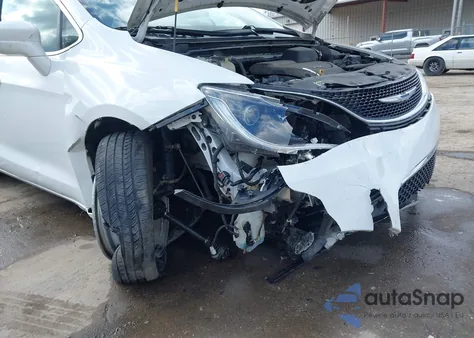 2018 Chrysler Pacifica Touring Plus z USA, uszkodzony, nr VIN 2C4RC1FG4JR100831